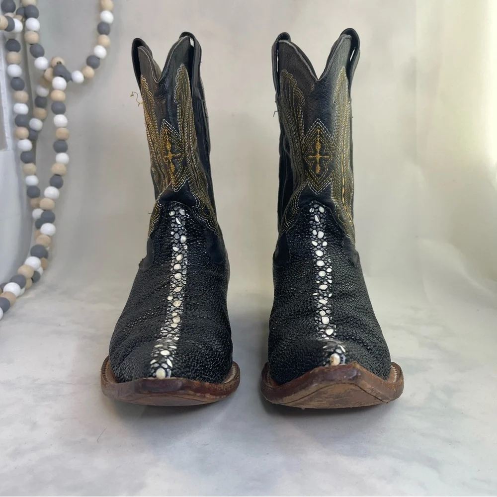 CARRETA Boots Embroidered Black Cowboy Boots Size 1